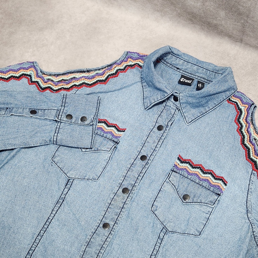 Cruel Womens Light Wash Denim Cold Shoulder Embroidered Western Shirt Large